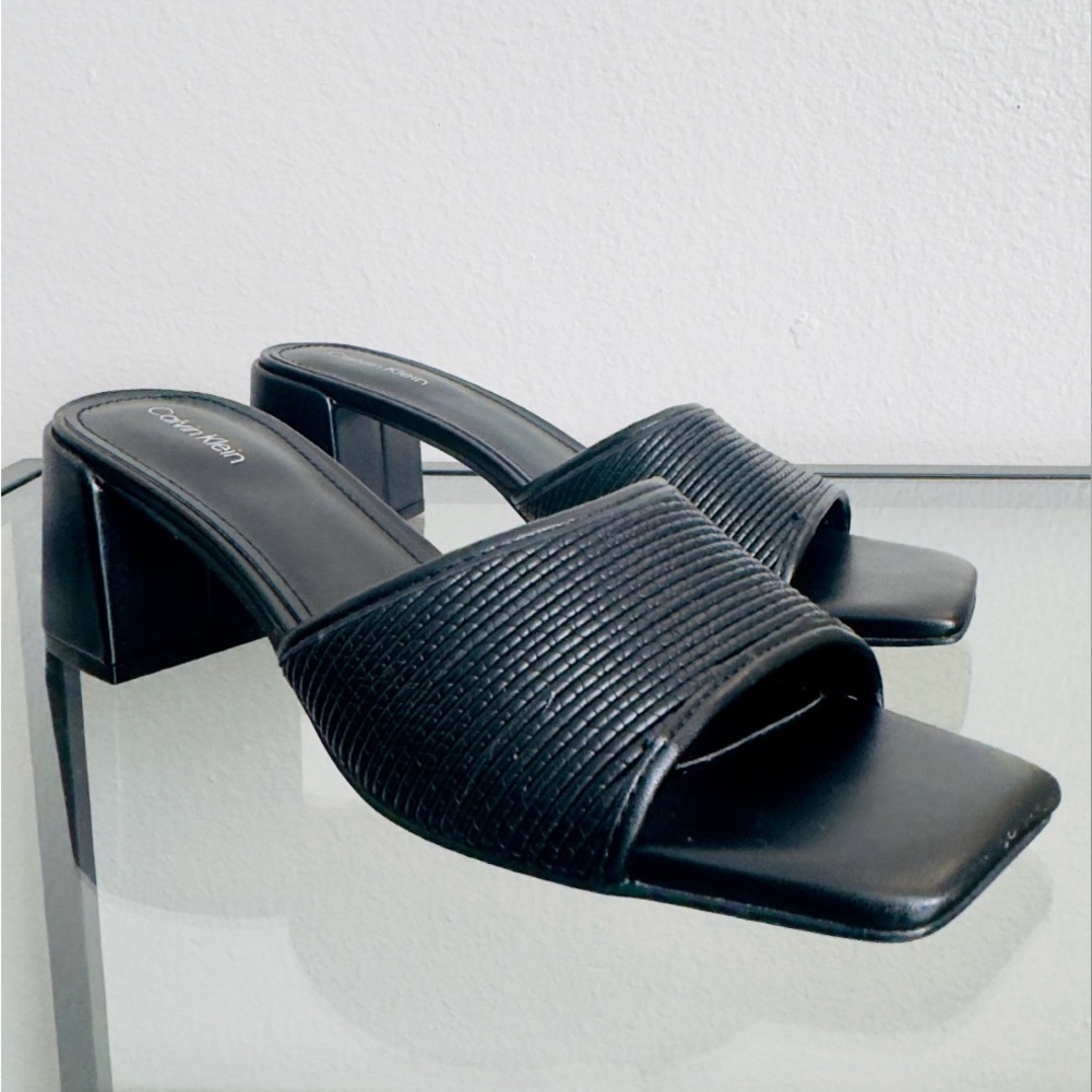 Calvin Klein
Women's Petunia Slip-On Dress Sandals